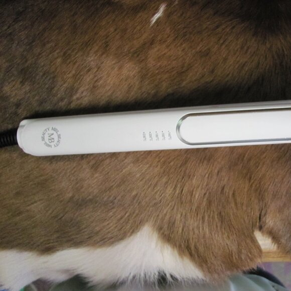 Miel Beauty Professional NEGATIVE ION HAIR IRON NEW IN BOX - Picture 3 of 6